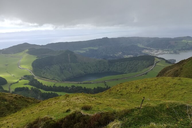 Seize your day in São Miguel with a 4x4 private tour - Lunch not included, so plan a simple strategy
