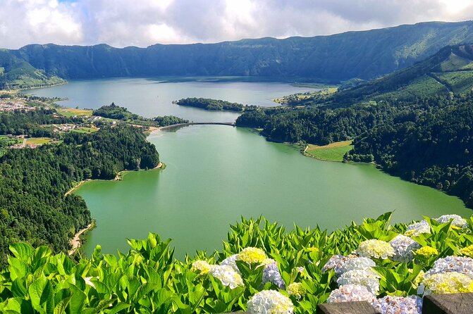 Sete Cidades and Pineapple Plantation Half Day Private Tour - Key highlights at a glance