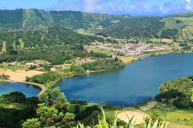 Sete Cidades and Pineapple Plantation Half Day Private Tour - Igreja de São Nicolau and the Village Reset