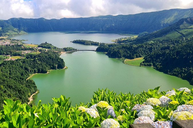 Sete Cidades and Pineapple Plantation Half Day Private Tour - Private Tour Reality: Comfort, Timing, and Who It Suits