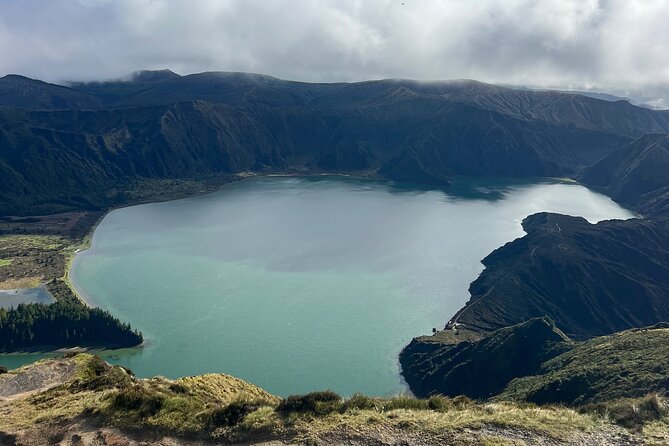 Sete Cidades and Ponta da Ferraria Shared Tour - Lunch in Sete Cidades: A 1-Hour Break You Should Use Well