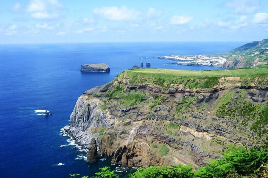 Sete Cidades Azores 4x4 Day Tour from Ponta Delgada - Into the Sete Cidades volcanic rim, from Ponta Delgada