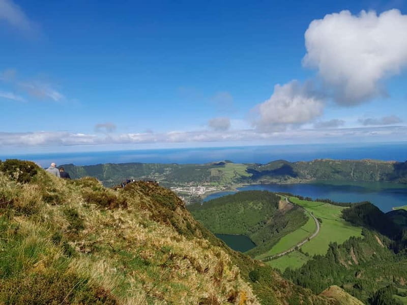 Sete Cidades: Day Tour - Blue & Green Lake and Fire Volcano - Lagoa do Fogo and Fogo Volcano: turquoise water and seabird territory