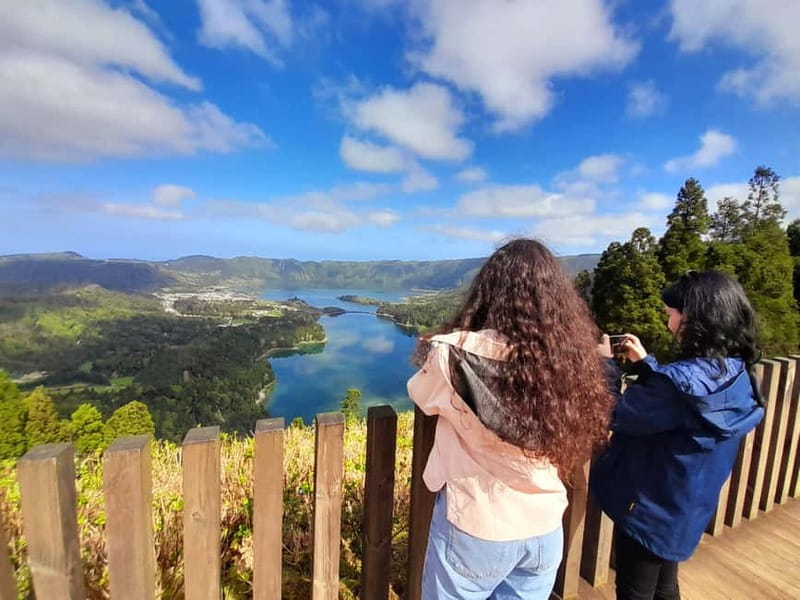 Sete Cidades & Fire Lake: Full-Day Tour with Pineapple plant - Vista do Rei again, Sete Cidades viewpoints, and the Mosteiros finish