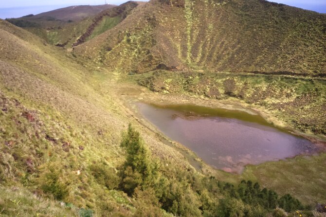 Sete Cidades Full-Day 4WD Tour from Ponta Delgada with Hiking - Blue Lake Margins and Santiago Lake: Short, Calm Moments Worth Slowing Down