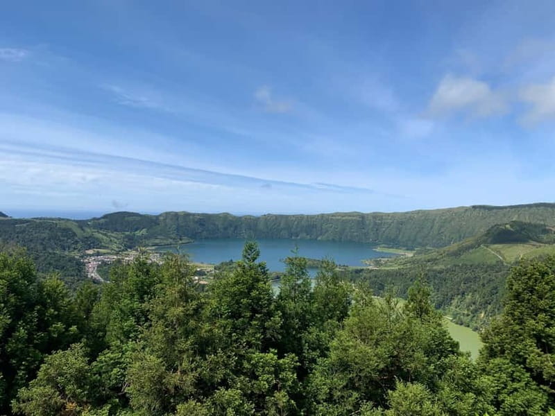 Sete Cidades: Twin Lakes, Serra Devassa Hike & Mosteiros - First stop, Vista do Rei: where Sete Cidades looks split by magic