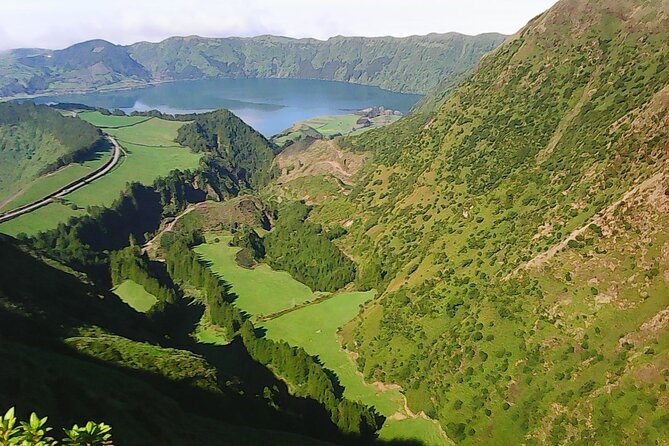 Shore Excursions to the volcano and crater of Lagoa das Sete Cidades - Lagoa das Sete Cidades, the Azores icon you can actually reach