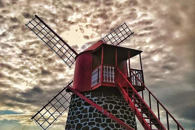 Sunset tour with regional dinner - The 7:00 pm plan: pace, duration, and where you meet