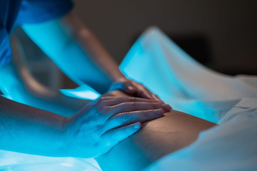 Terceira Island: Relaxing massage with essential oils on a water mattress - Choosing lavender, eucalyptus, or rosemary for your mood