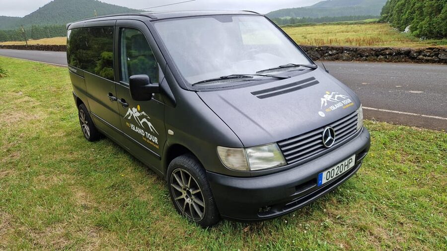 Terceira Island: Van Tour of Terceira - Lunch outdoors: the best “value per hour” moment