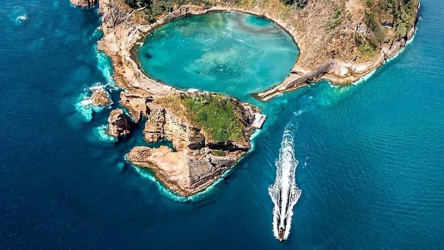 Vila Franca Islet: Bioligist Guided 0% Carbon e-Boat Tour - Getting to Vila Franca do Campo Marina: park and go