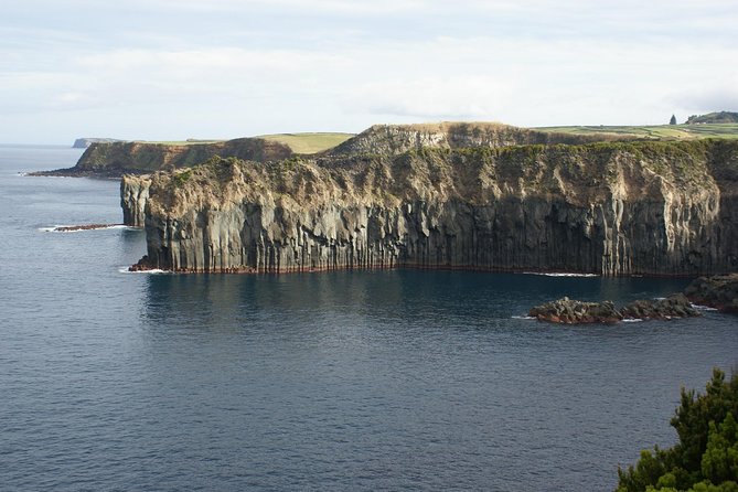 Walking Trails of Terceira - Caldeira Guilherme Moniz, second-largest caldera views