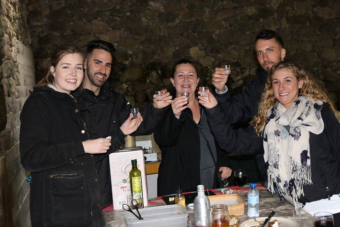 Wines and Moonshines Private Tour - Traditional Lunch at 1:00 With Wine or Beer Included